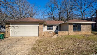8122 Alvin Ln, Little Rock, AR 72227