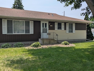 702 Hills Ln, Albert Lea, MN 56007