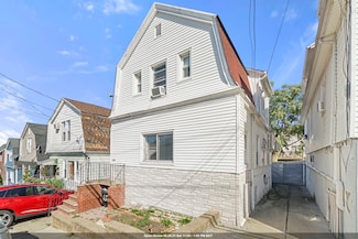 1224 80th St, North Bergen, NJ 07047