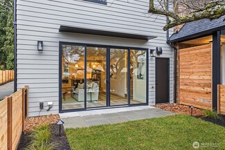 32 6th St S Unit B, Kirkland, WA 98033