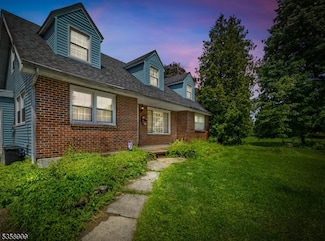 705 Warren Glen Rd, Bloomsbury, NJ 08804