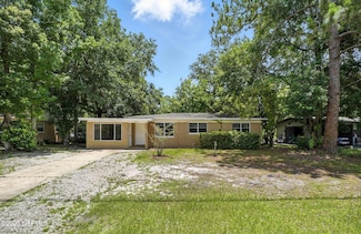 1841 Debutante Dr, Jacksonville, FL 32246
