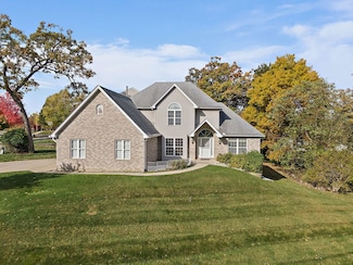 494 Rosewood Dr, Carpentersville, IL 60110