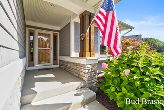 3977 Crystal Waters Ln NE Unit 62, Grand Rapids, MI 49525