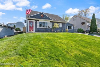 18 Birch Terrace, Parlin, NJ 08859