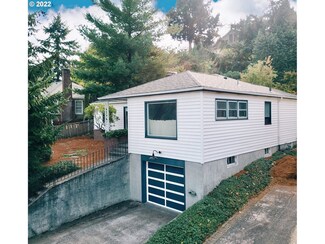 6726 E Burnside St, Portland, OR 97215