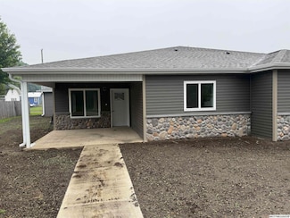 320 Walnut St, Osage, IA 50461