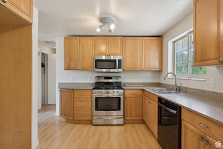 12125 York Ridge Rd E, Sandy, UT 84094