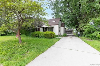 32428 John Hauk St, Garden City, MI 48135