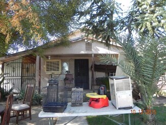 2582 S Cedar Ave, Fresno, CA 93725