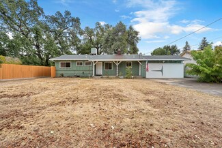 2541 Center Waverly Ave, Redding, CA 96001