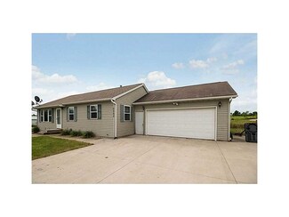2862 60th St, Vinton, IA 52349