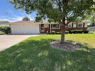 1454 N Maple St, McPherson, KS 67460