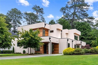 16 Bonnie Ln, Atlanta, GA 30328