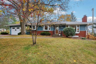 1836 Gramsie Rd, New Brighton, MN 55112