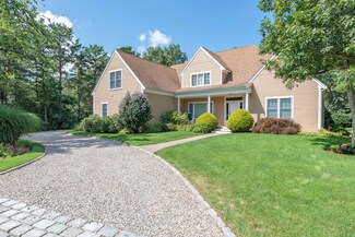 51 Eagle Dr, Mashpee, MA 02649