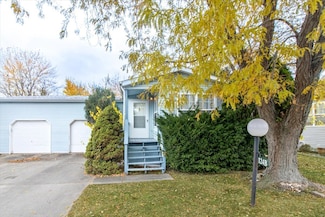 124 UNIT B Cardinal Ln, Sandwich, IL 60548