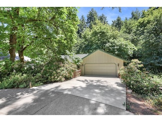 1825 Cameo Dr, Eugene, OR 97405