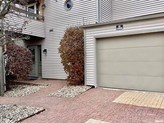 5612 N Withershin Point, Peoria, IL 61615