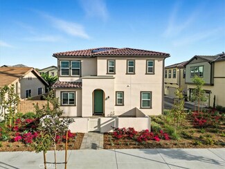 413 E 220th St, Carson, CA 90745