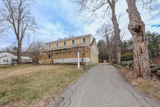 17 Waumbeck Rd, Wolfeboro, NH 03894