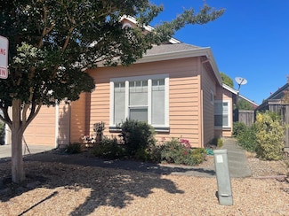 849 Patti Page Ct, Windsor, CA 95492