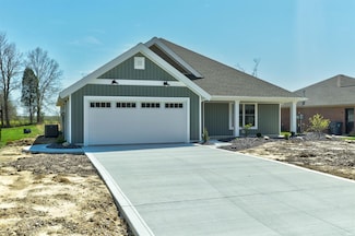 961 Rudolph Ln, Santa Claus, IN 47579