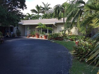 4421 Gardenia Dr, Palm Beach Gardens, FL 33410