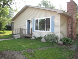355 W Center St, Sanford, MI 48657