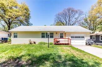 306 Montgomery St, Windsor, MO 65360