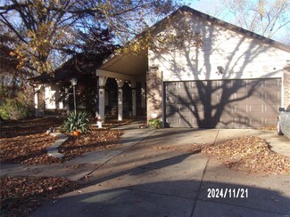 12582 Springtrail Dr, Florissant, MO 63033