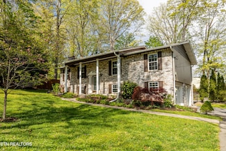 1210 Live Oak Cir, Knoxville, TN 37932