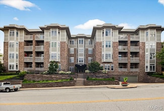 500 N and South Rd Unit 103, Saint Louis, MO 63130