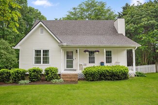 439 Sandalwood Dr, Hixson, TN 37343