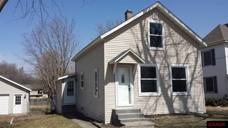 308 308 E Main St, St. Clair, MN 56080