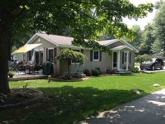 280 Lane 136 Turkey Lake, Hudson, IN 46747