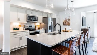 28 Scrub Pine Ct, Bunker Hill, WV 25413
