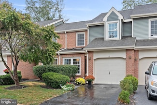 19 Windsor Cir, Chesterbrook, PA 19087