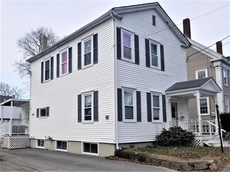 49 Chestnut St, Bath, ME 04530
