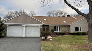 5696 Merion Ln, Macungie, PA 18062