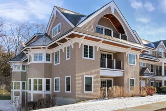 100 Shepards Cove Rd Unit F102, Kittery, ME 03904