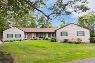 7 A Division St, Holtsville, NY 11742