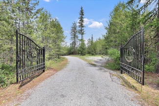 211 Rumsey Dr, Newport, WA 99156