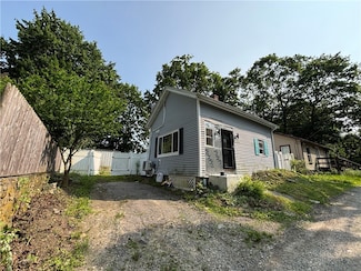 16 Mayor Ln, Warwick, RI 02889