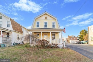 6 W Chelton Rd, Brookhaven, PA 19015