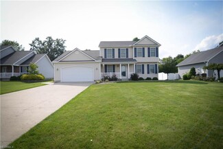 10430 Carrousel Woods Dr, New Middletown, OH 44442