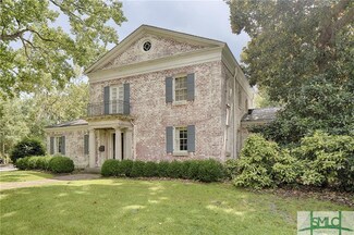 221 E 44th St, Savannah, GA 31405