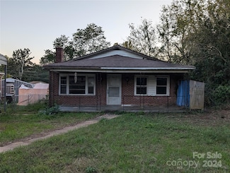 605 Railroad St, Lowell, NC 28098