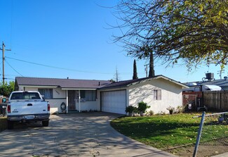 1290 Lowery St, Porterville, CA 93257