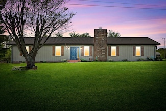 558 Bumpus Rd, Cunningham, TN 37052